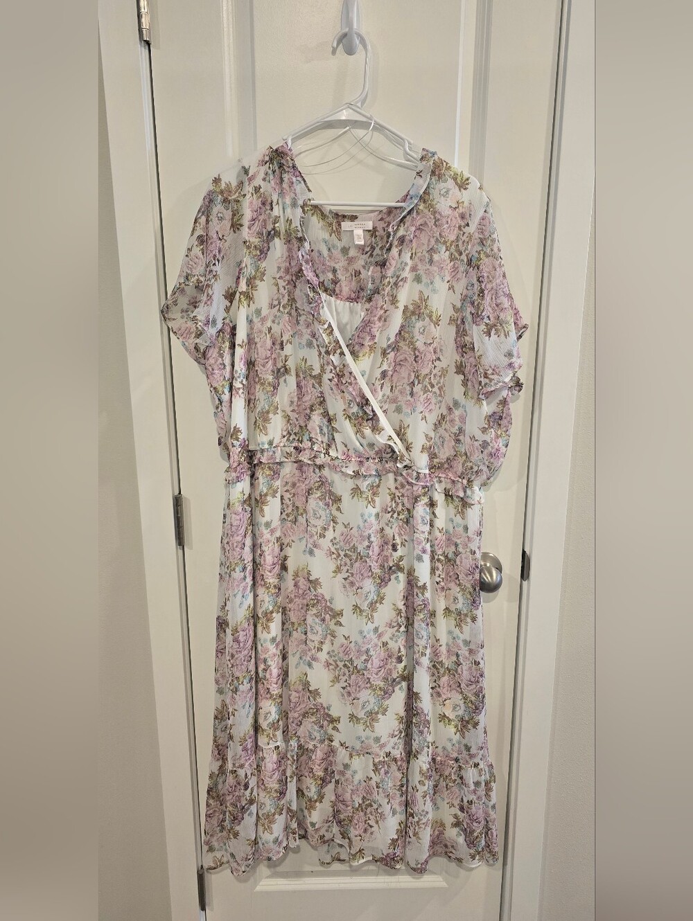 LC Lauren Conrad White Midi Dress with Lilac Floral Print - Size 3X
